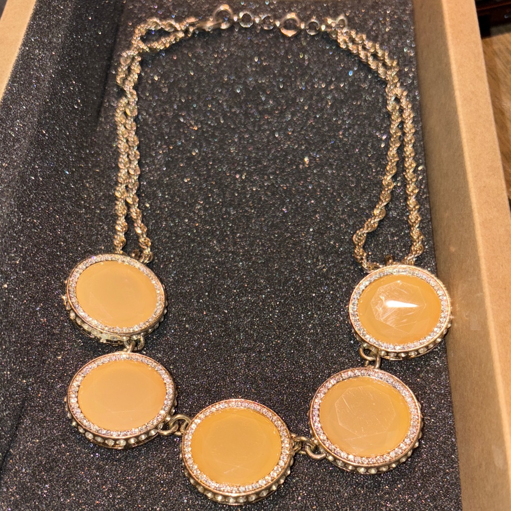 Banana Republic Gold Necklace With Cream Accents 15$